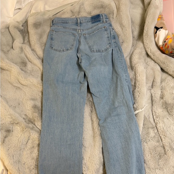 Abercrombie & Fitch The 90’s Curve Love Ultra High Rise Jean - Picture 3 of 3